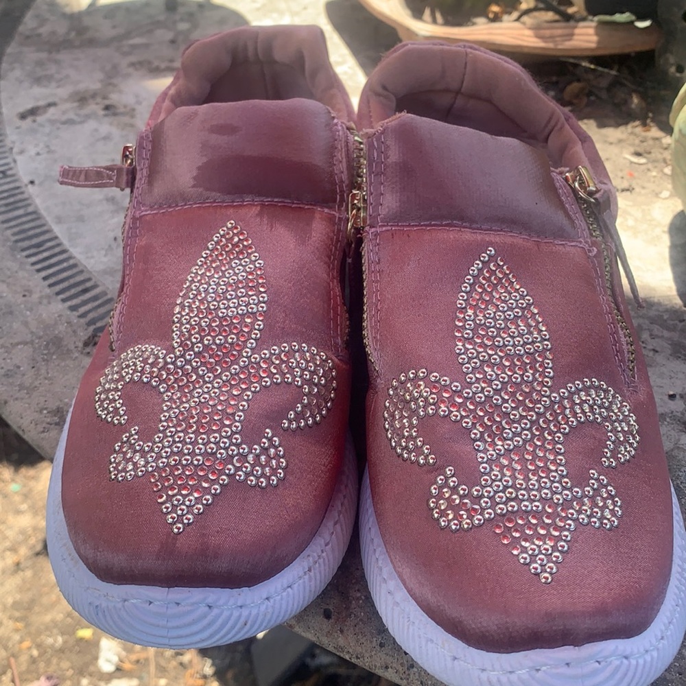 Rouge shoes